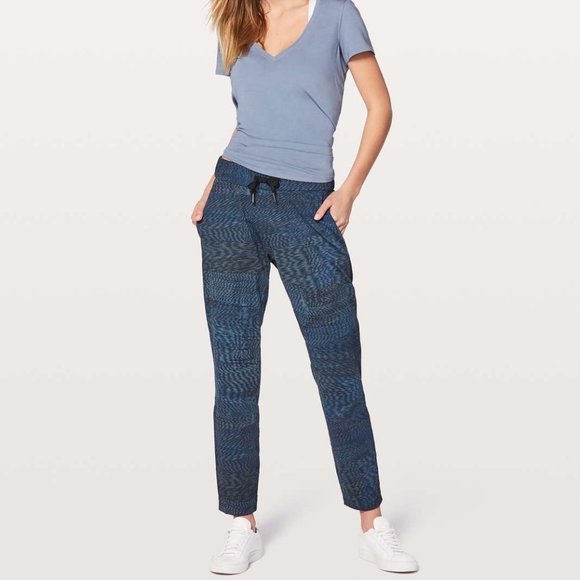 Lululemon On The Fly Pant - Picture 1 of 4